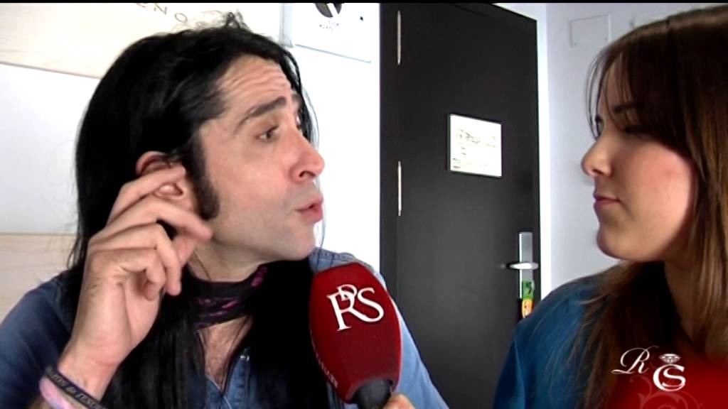 Mario Vaquerizo atiende a Paloma Mas para presentar su 