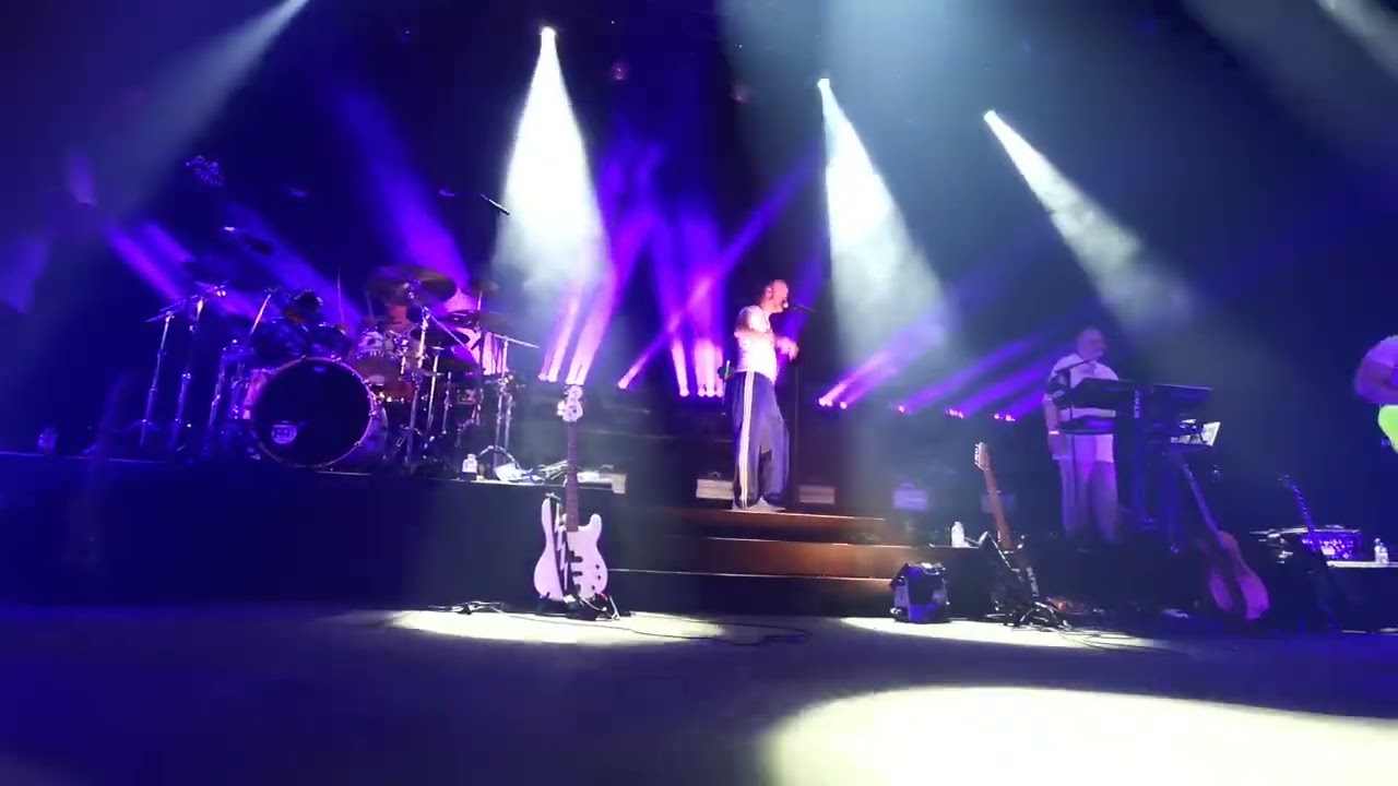 2025 Memphis Maniacs - Farewell small talk & Chemical (01:50) live @ De Effenaar Eindhoven
