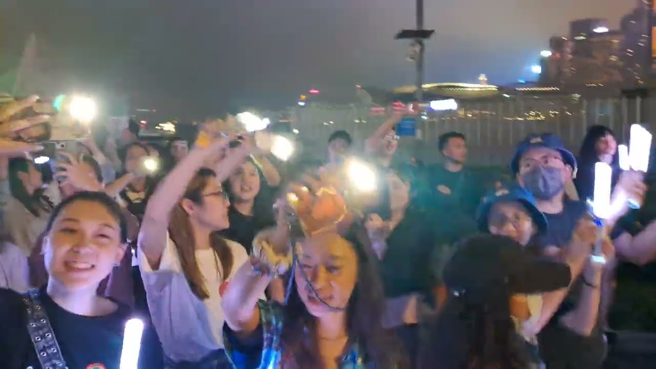 [4K] HK Walk | 3/5…7 星期五 | 五月天《回到那一天》25週年巡迴演唱會 2024 香港站  MAYDAY #5525 HK Concert | 街拍 | 中環 海濱核心外圍 粉絲