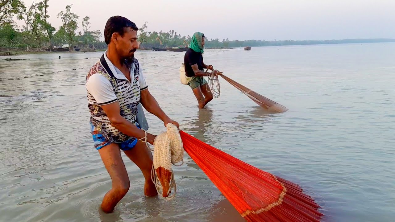 Most Satisfying Cast Net Fishing Video in the river || Village fisherman Daily village life ||