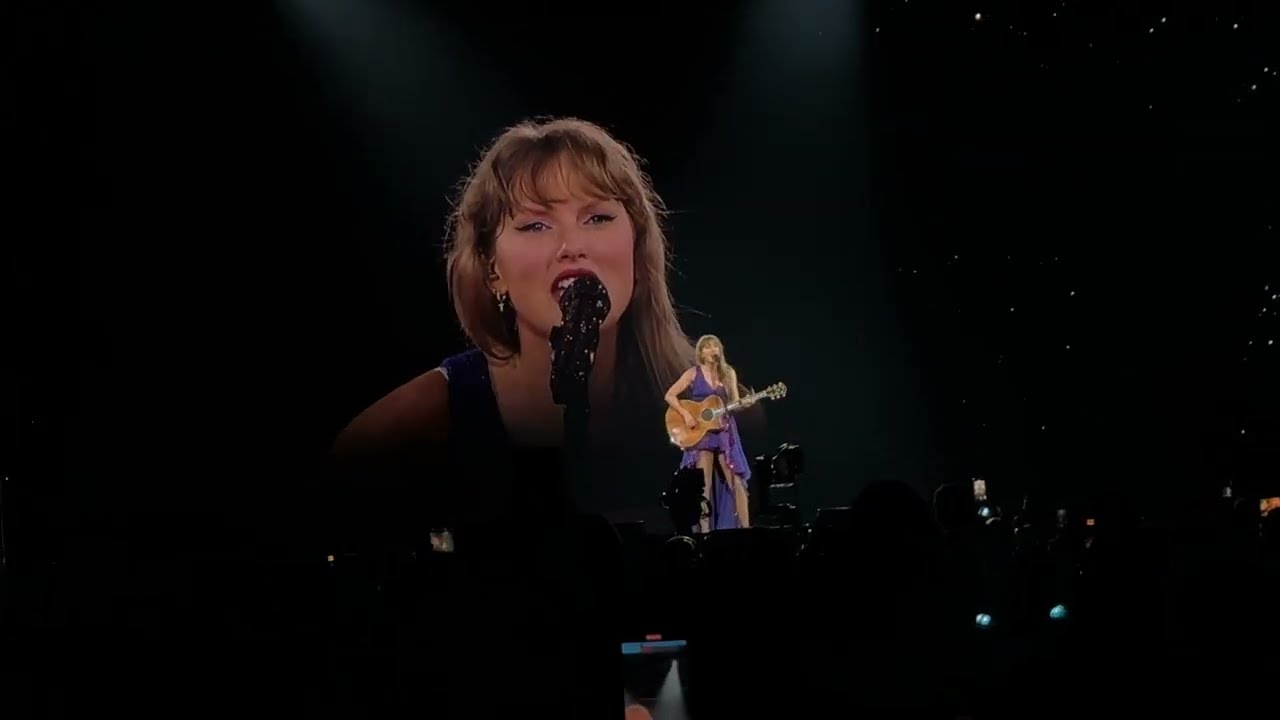 Taylor Swift - Haunted X Wonderland // Never Grow Up X The Best Day - Vancouver N1 Acoustic Set