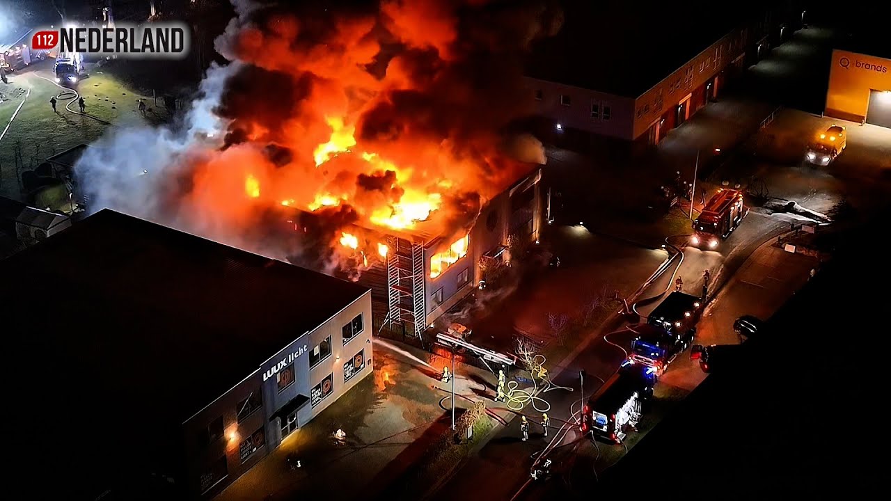 Zeer grote brand bij carrosseriebedrijf