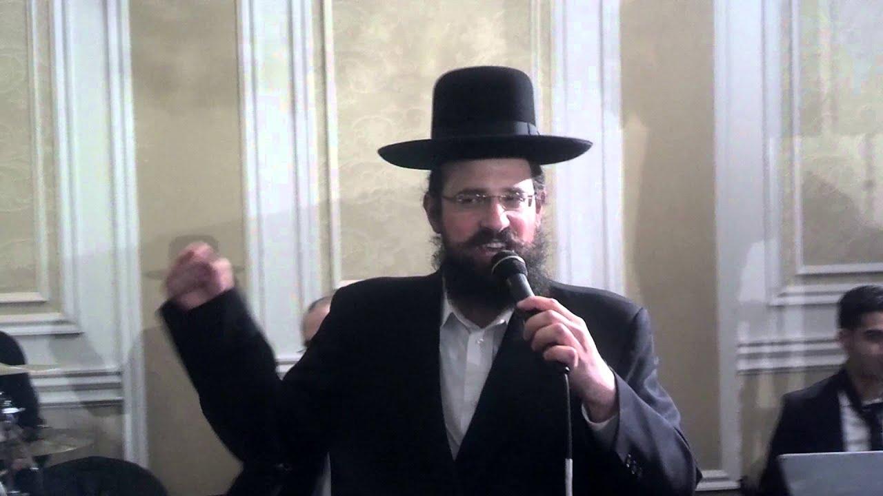 Super singer Sruly werdyger singing yesh tikvah  @ the Yossi Tyberg simcha