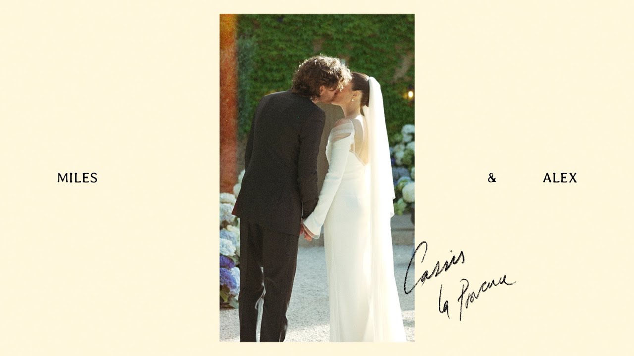 An Unforgettable Destination Wedding: Alex and Miles&rsquo; Cliffside Wedding in Cassis, France