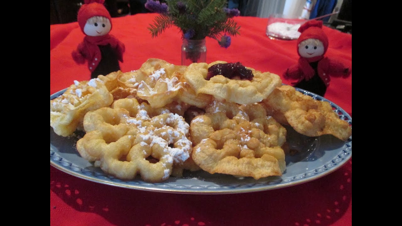 Scandinavian Rosette Cookies A traditional homemade Christmas cookie recipe for Jul! ♥