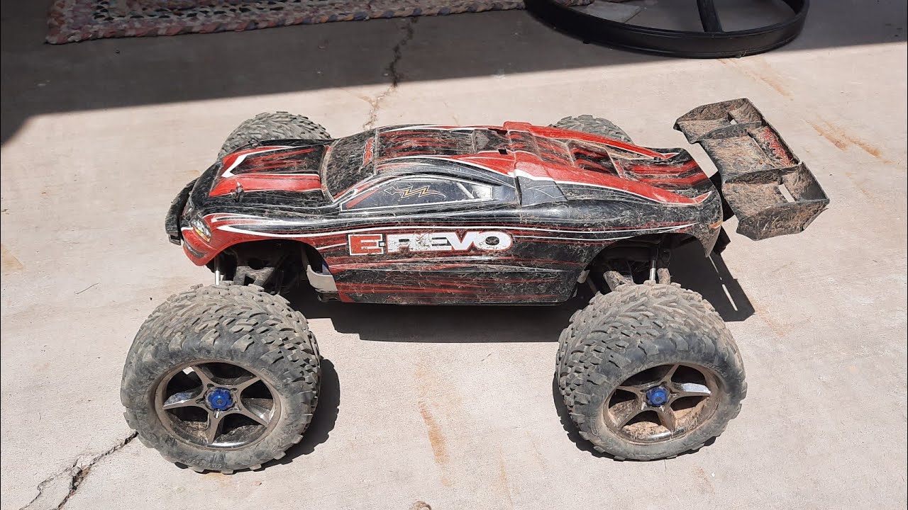 Traxxas 1/10 E Revo 6S Mamba Monster
