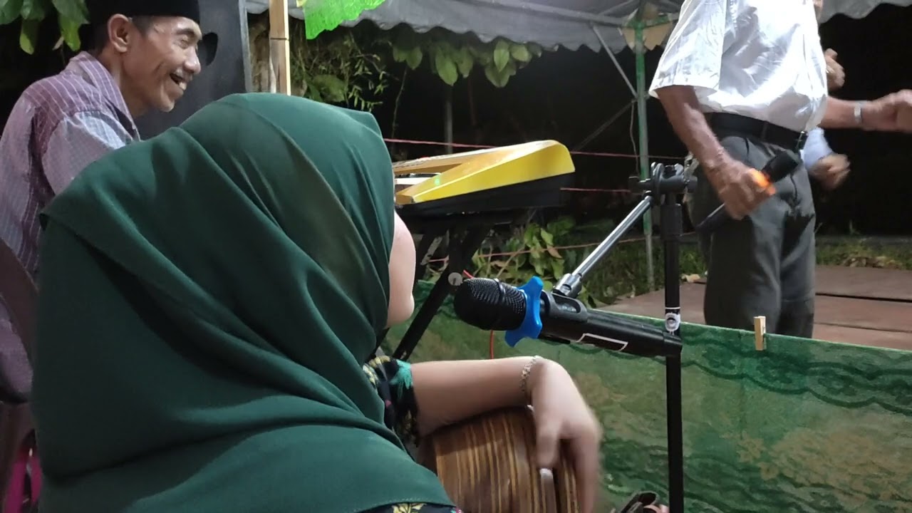 Bergendang @ bermukun bersama otai Tellian dan seh gendang oya Mukah.