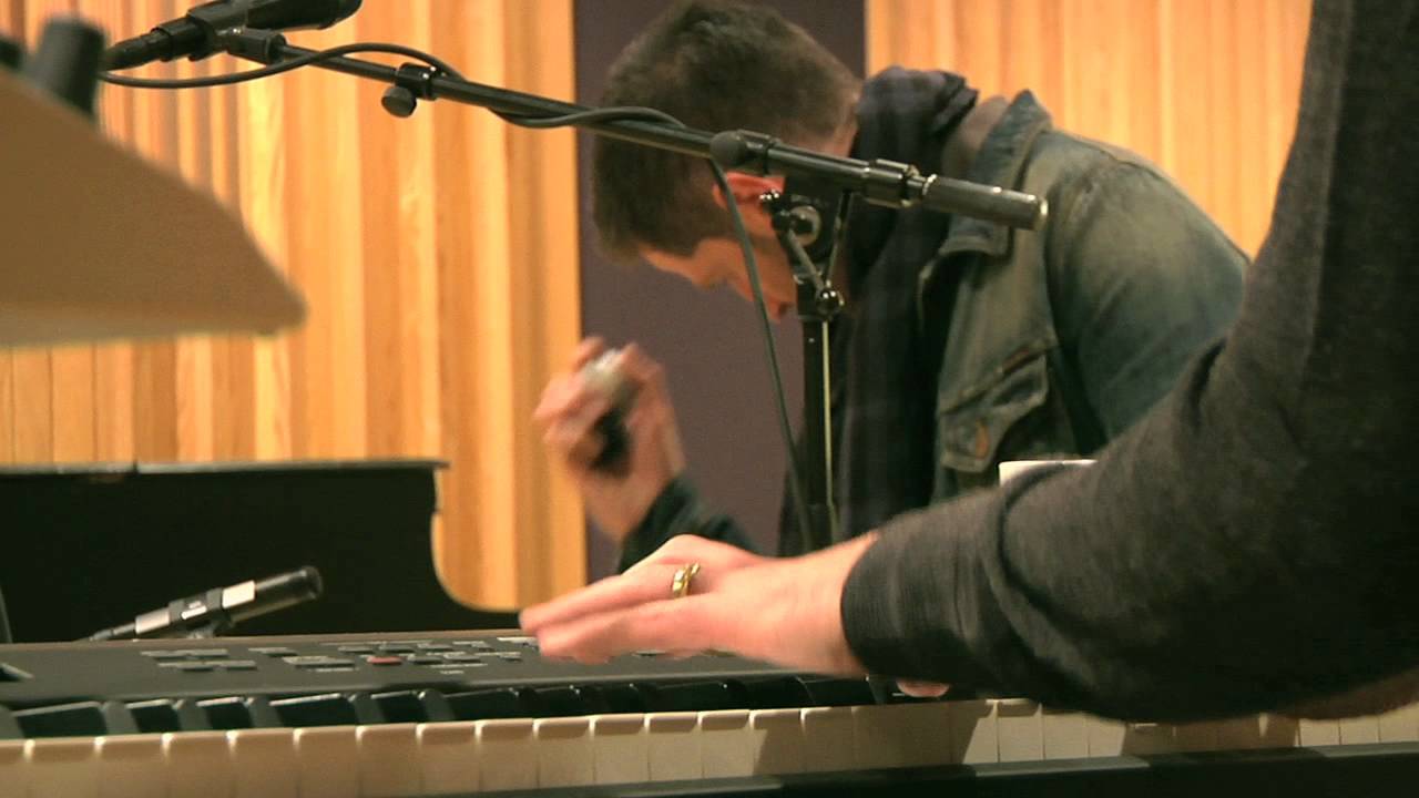 Studio Brussel: Keane - 'Silenced By The Night' (live)
