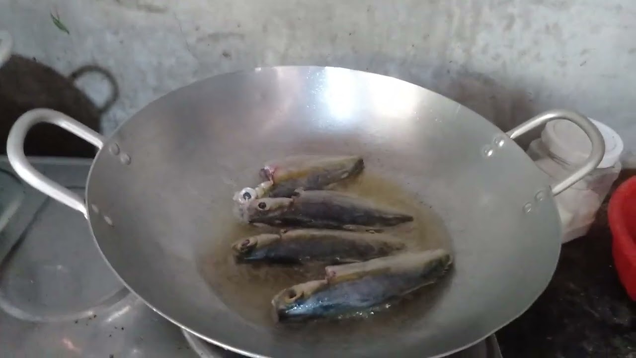 Hôm nay vào bếp nấu câ chiên rau luộc mời Cả nhà thưởng thức 