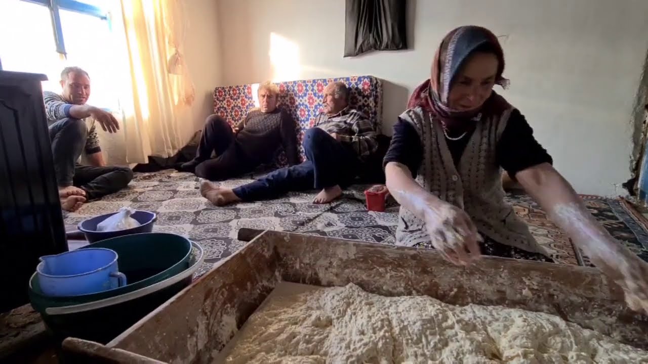 EKŞİ MAYALI KÖY EKMEĞİ BAŞTAN SONA YAPILIŞI  KÖYÜMÜZDE KARA FIRINDA EKŞİ MAYALI KÖY EKMEĞİ