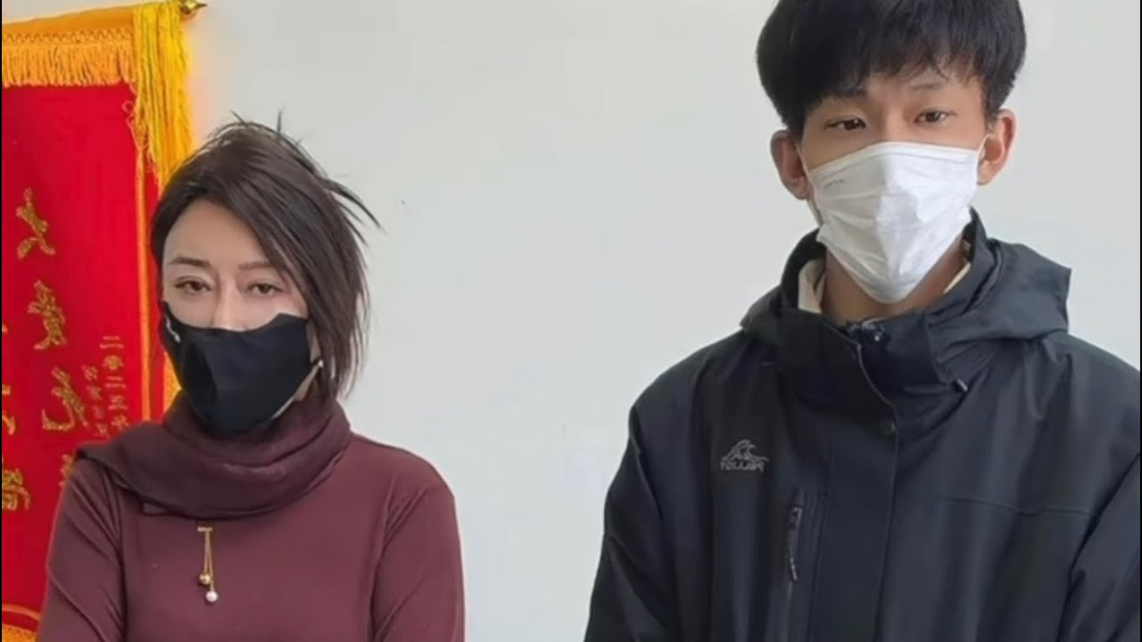 第二天小姨和她20岁的男宠分别都来了，他后背上纹了个大王八，这玩的是哪一出啊？