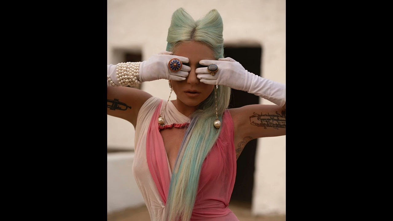 911 - Lady Gaga but the instrumentals is 8 seconds delayed