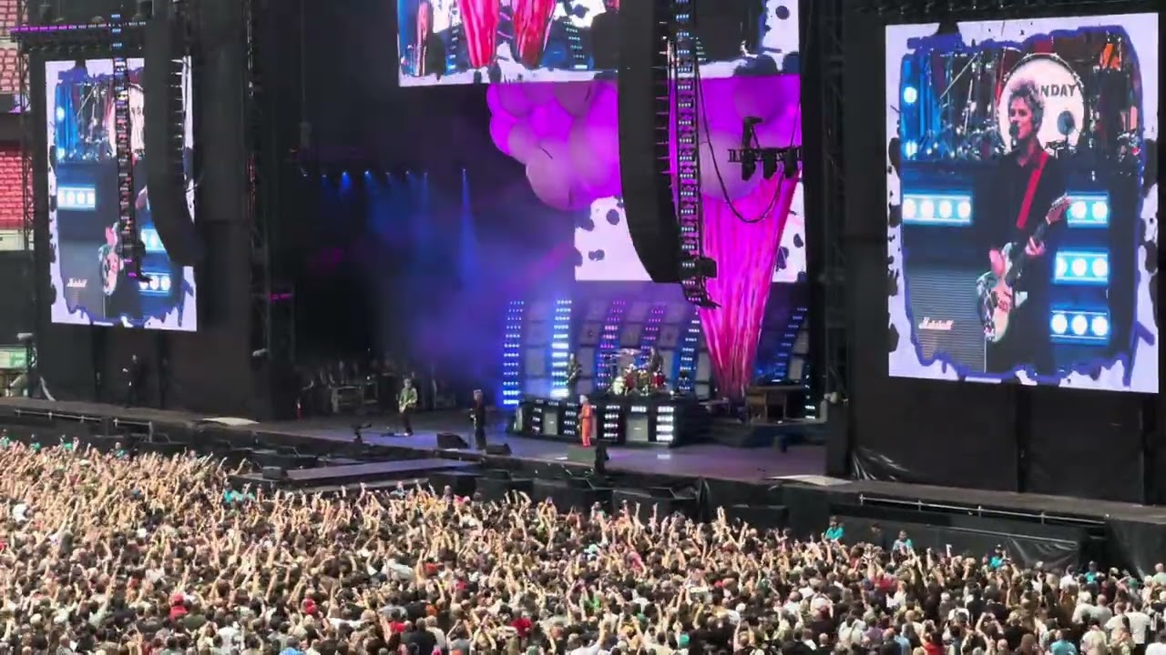 Green Day - Basket Case - Wembley Stadium London 2024-06-29