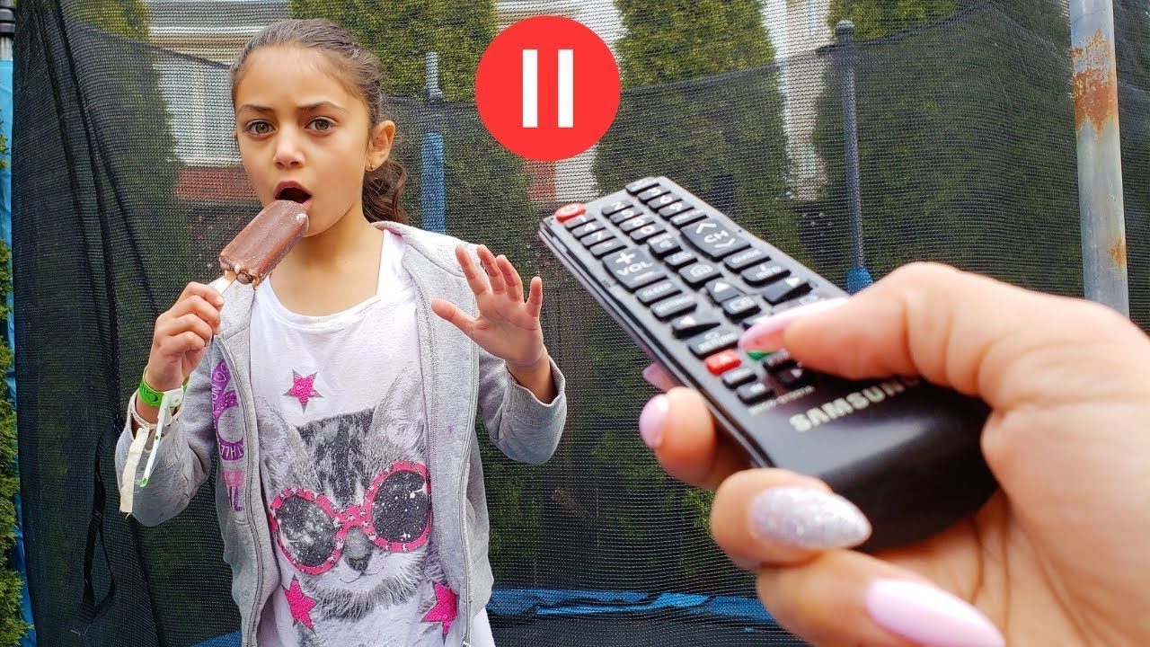 Heidi dan Ibu memainkan tantangan jeda! | Sebuah kisah tantangan untuk anak-anak