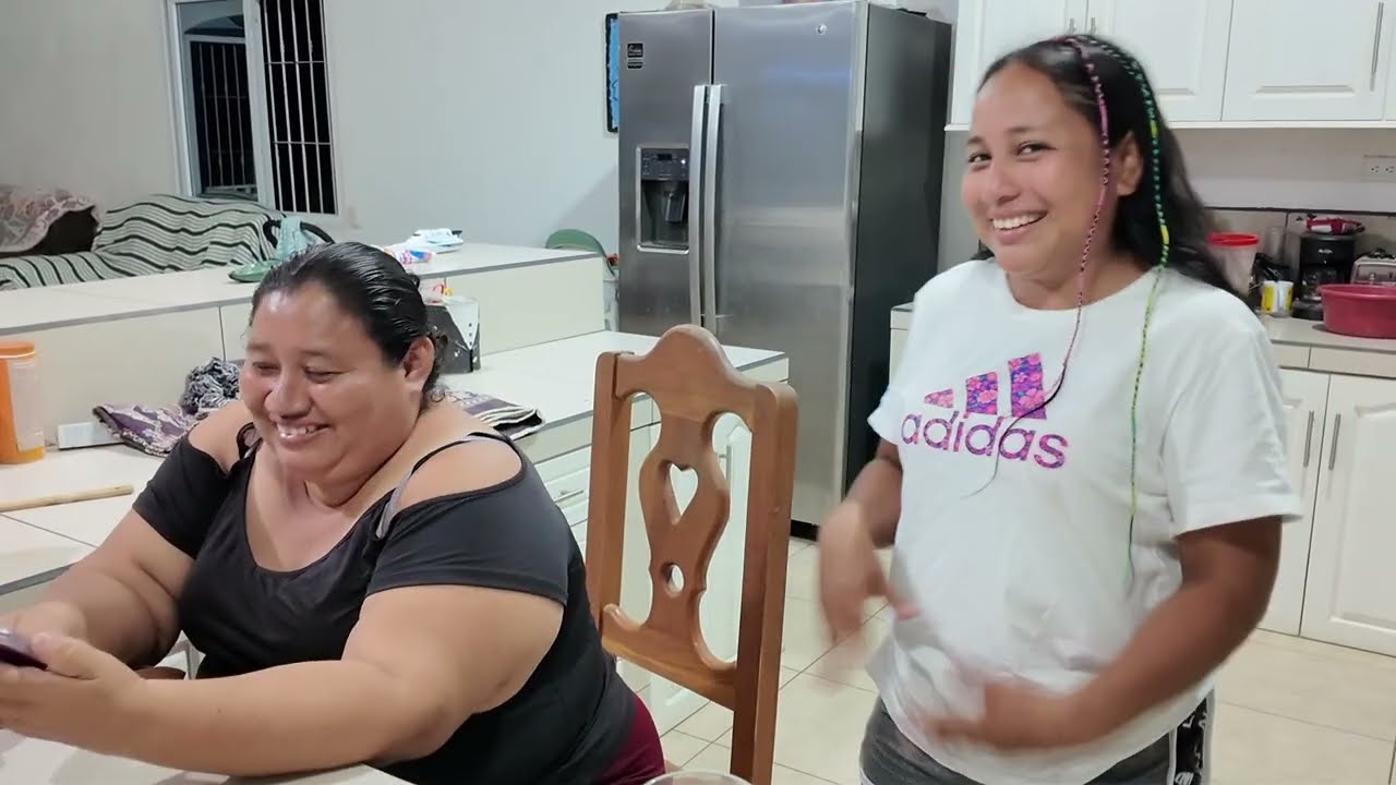 Quien iba a pensar que mi tía dijera esto frente a la cámara 😱!, mi mamá reacciona así 🫢!?