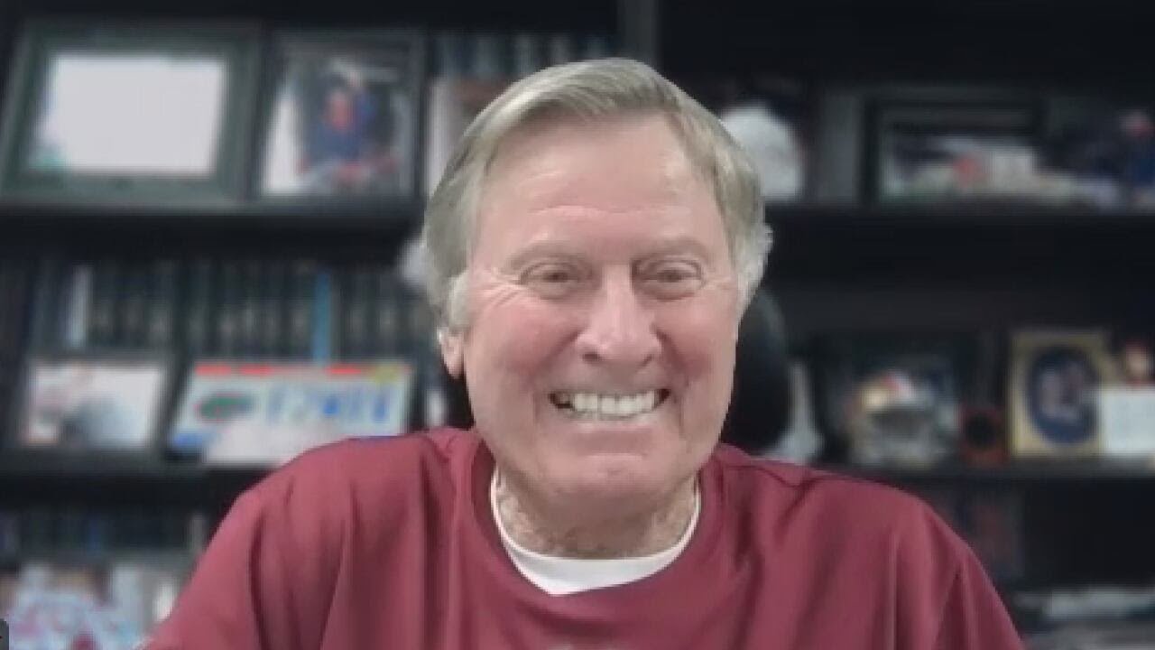 “Head Ball Coach” Steve Spurrier reacts to SC Athletic Hall of Fame induction