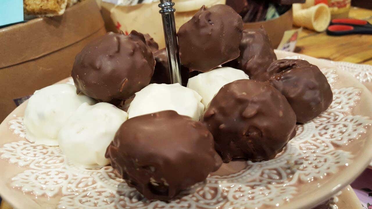 Bombones crocantes de pasta de maní