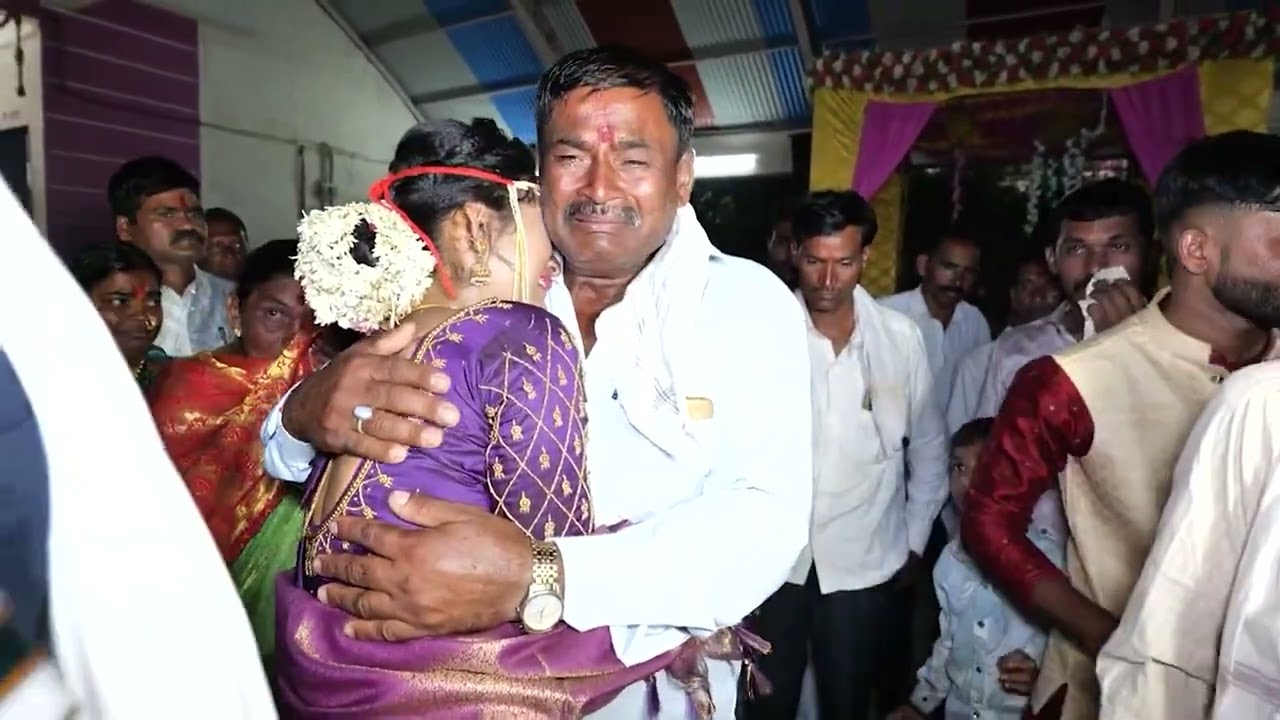 लाडकी लेक चालली सासरी  😭😢#bidai #aai #baba #sad #sadsong #weeding #bidai #sadbidai