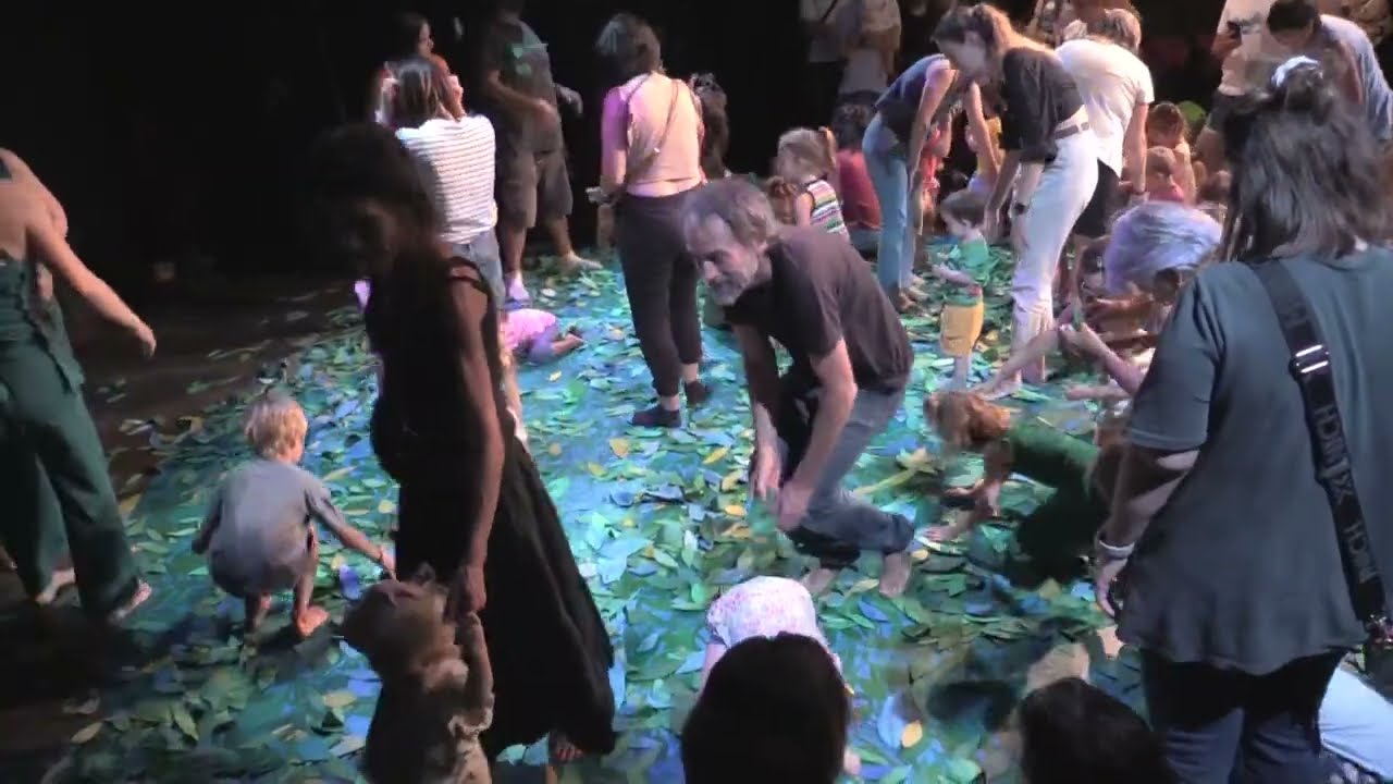 Sotabosc: un espectacle per a nadons omple la Sala Petita del Kursaal en dues sessions