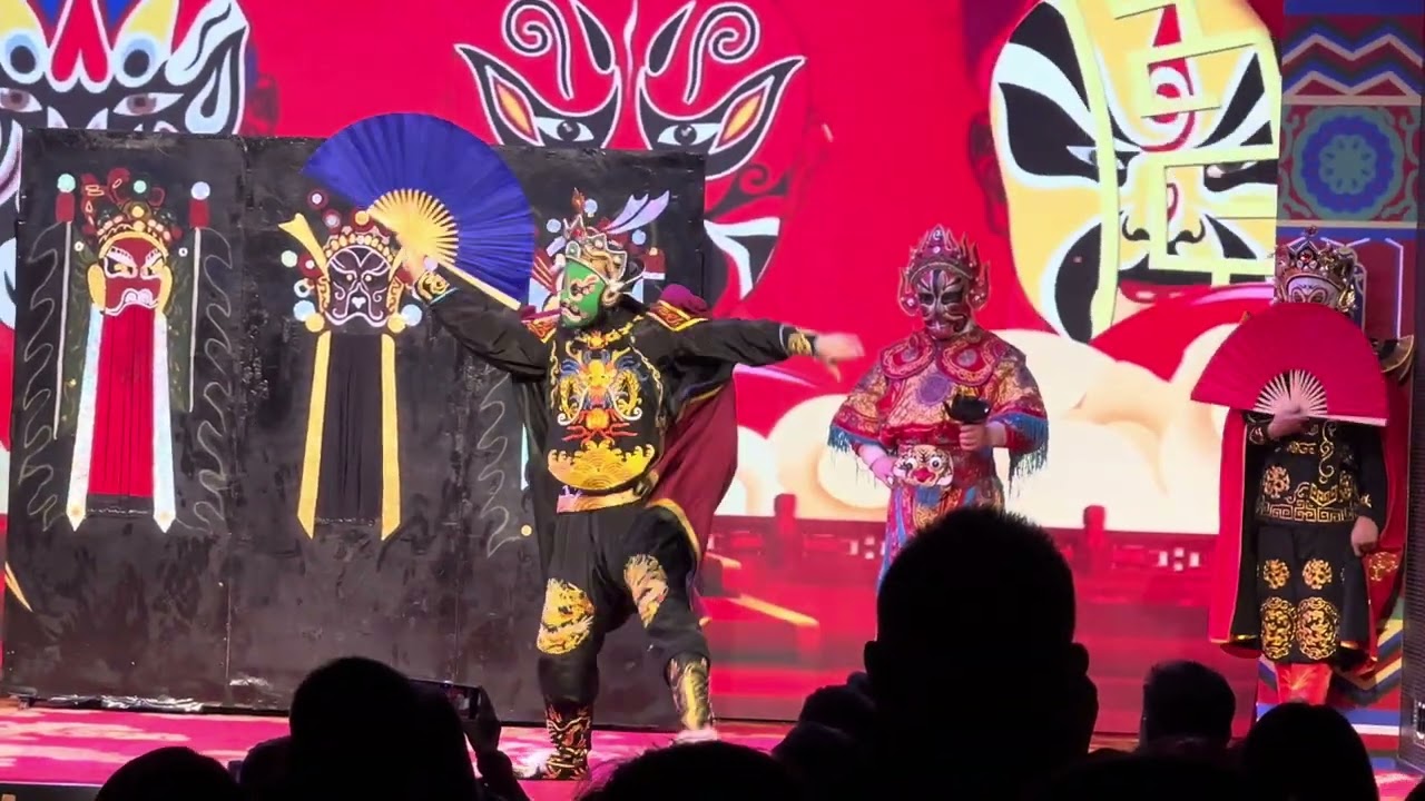 Mind-Blowing Sichuan Opera Face-Changing Performance | Chengdu People's Government Theatre