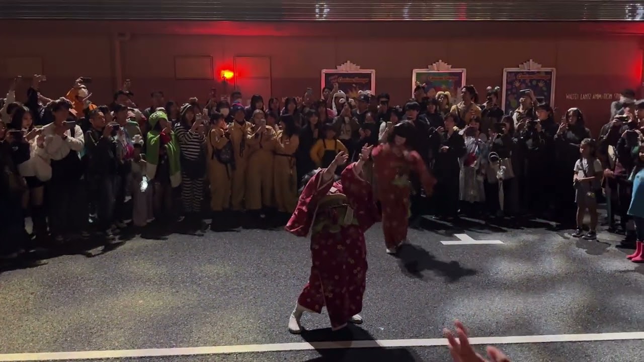 【iPhone15pro 4K 30FPS USJホラーナイト 2024 日本人形 囲み徘徊 ado 唱】
