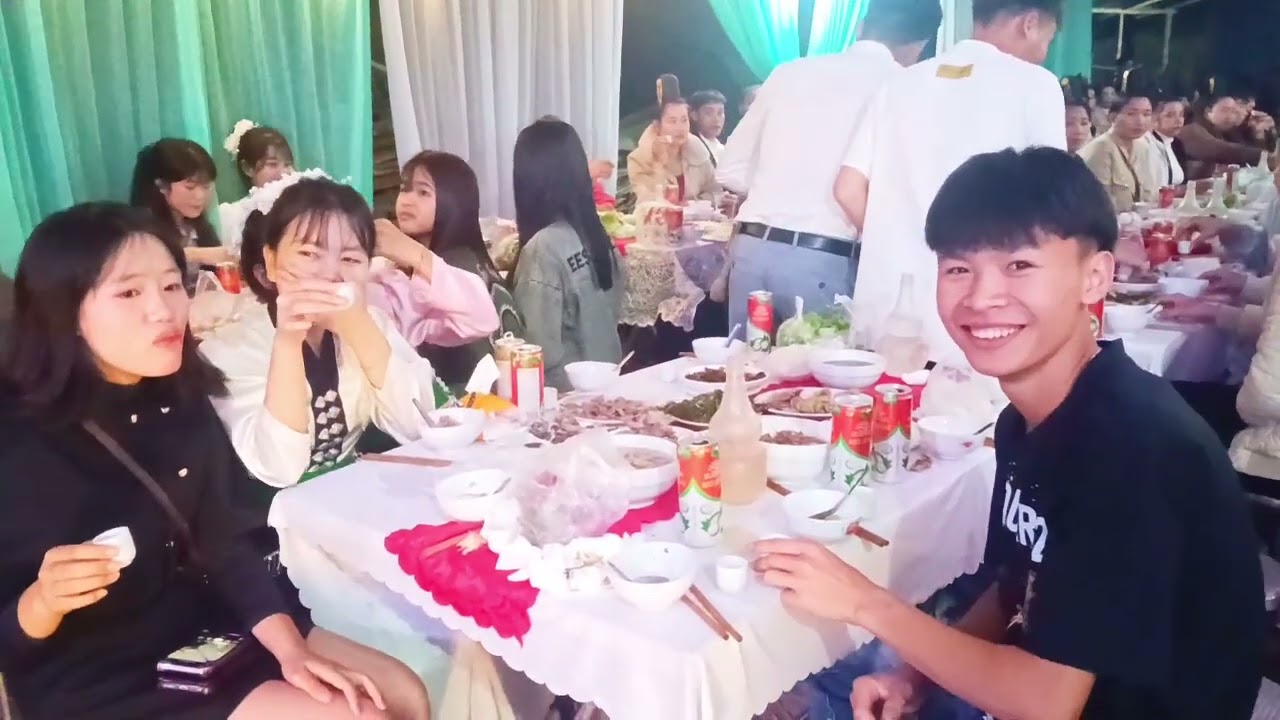 Ăn mừng tân gia nhà mới của anh chị sáng sý 