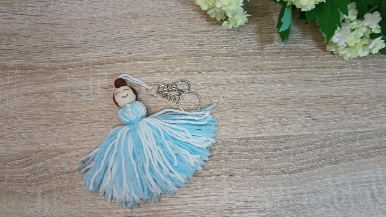 Simple craft - how to make pom pom keychain doll with wool