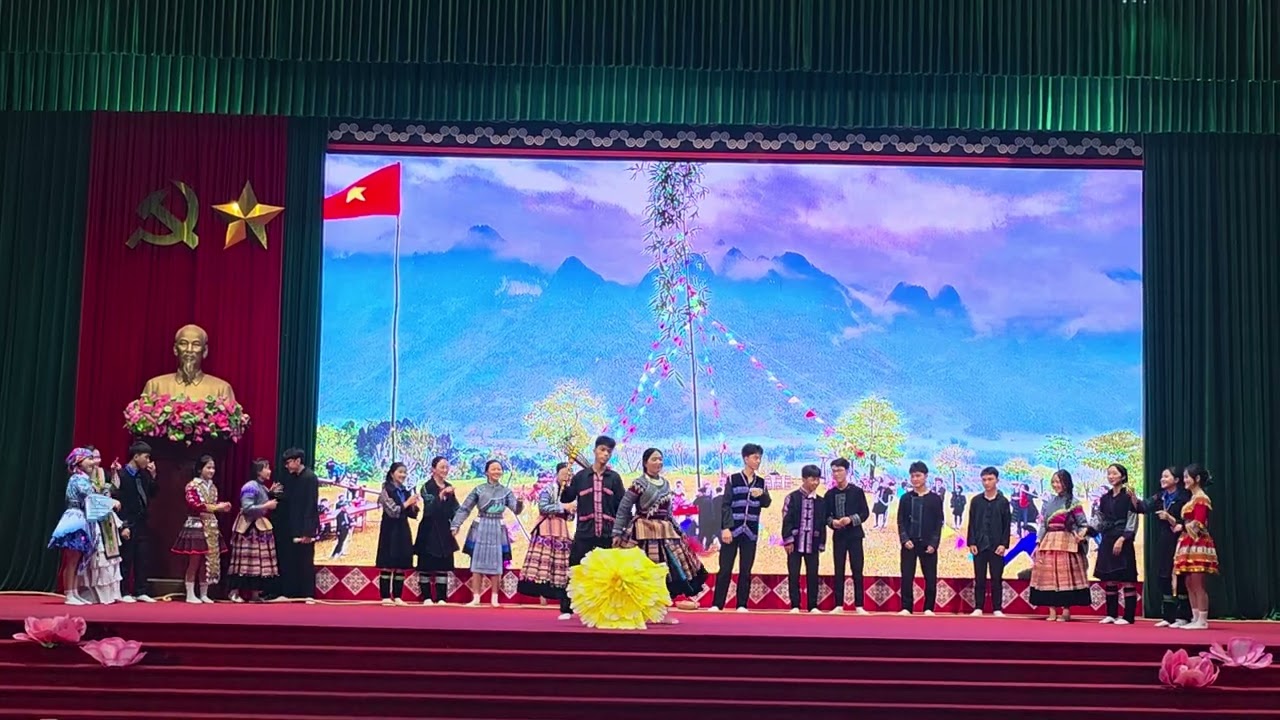 Hoạt cảnh tái hiện các nét đẹp văn hóa dân tộc hmong 