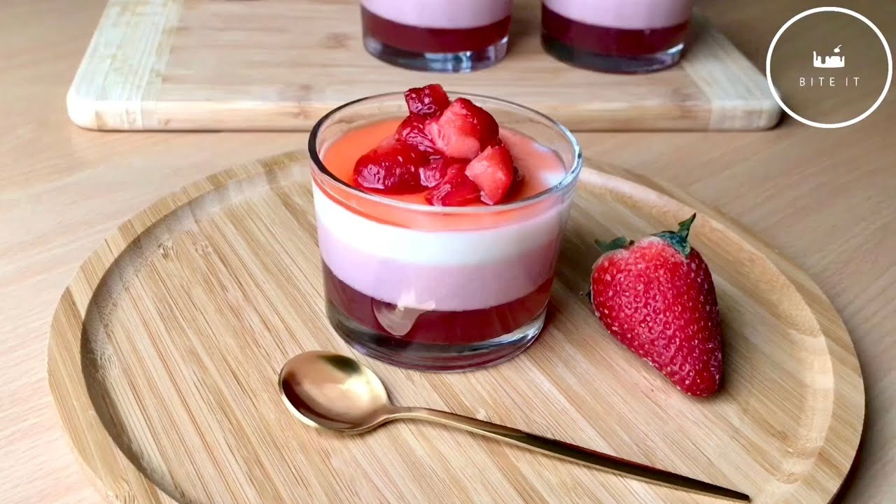 No bake strawberry dessert cups🍓🍧/كؤوس حلى الفراولة بطبقات لذيذة بدون جبن و لا كريمة /Bite It