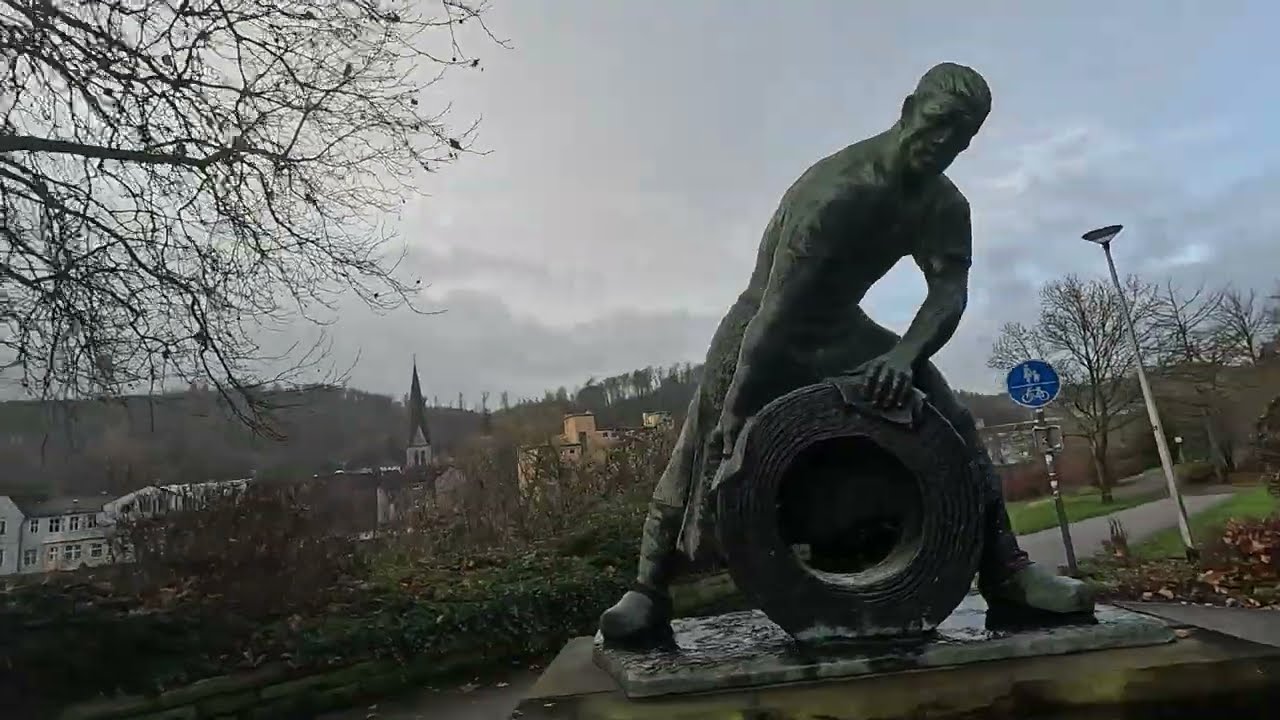 Erzählrunde hoch zum Schloss Hohenlimburg und entlang der Lenne