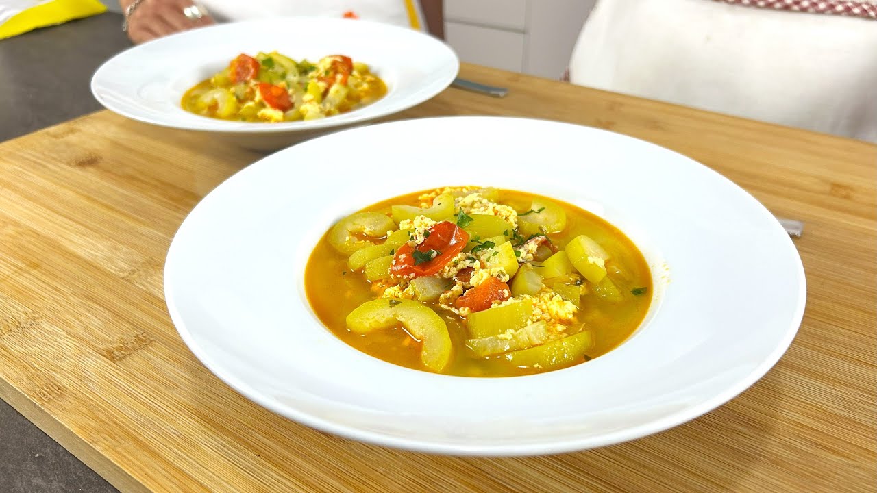 Zia Franca e Federica cucinano la zucchina lunga siciliana