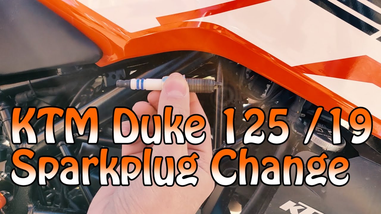 How to change your sparkplug. KTM DUKE 125cc 390cc