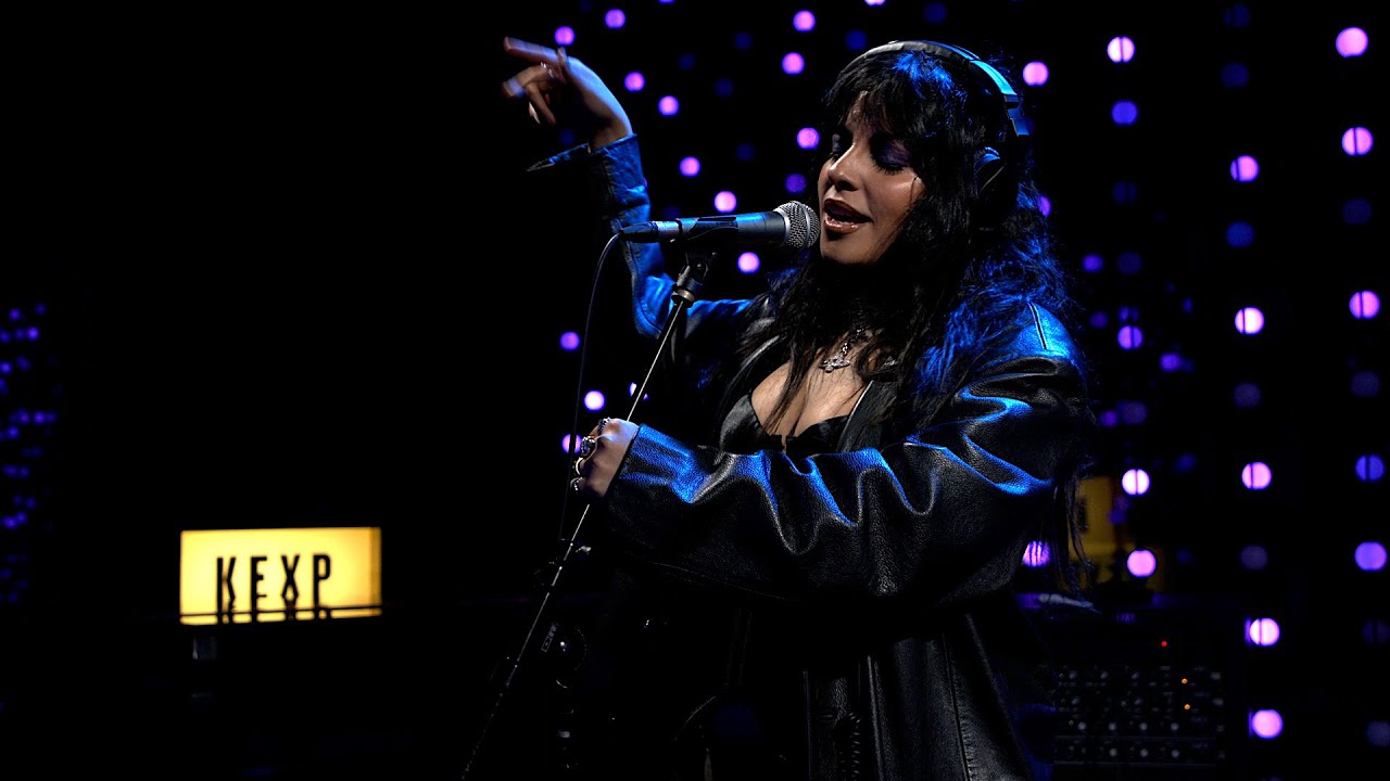 Girl Ultra - Full Performance (Live on KEXP)