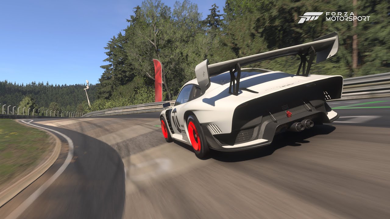 Showcase & Test drive 2019 Porsche Motorsport 935