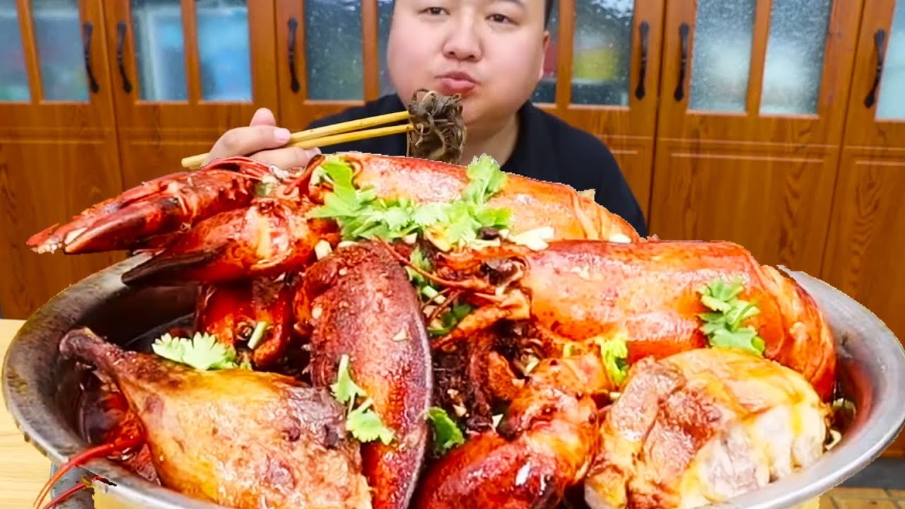 岳父送来点牛排，阿强做黄焖牛肉，酱香四溢，拌米饭，超满足。【cram阿强】