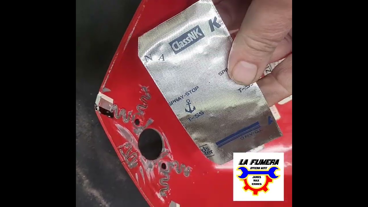 Riparazione carenatura, con pistola a graffette a caldo su CAGIVA Freccia C9 C10 C12