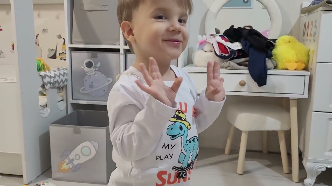 К БАБУШКЕ В ГОСТИ В НОВОЙ ОДЕЖДЕ