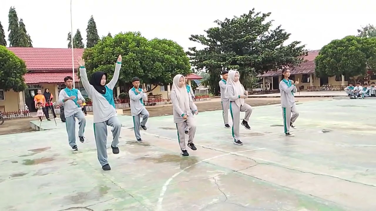 JOGET KOMANDO SMAN 1 PENAWAR AJI