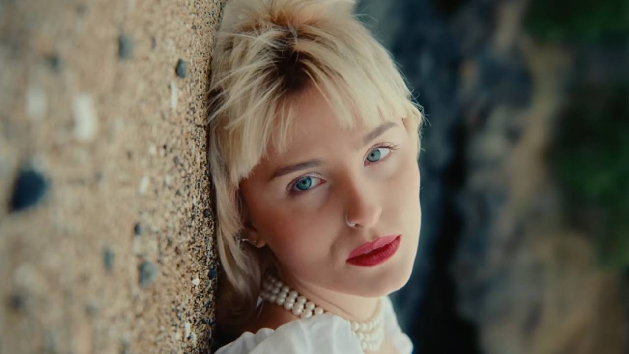 Mim Jensen - The Mask (Official Music Video)