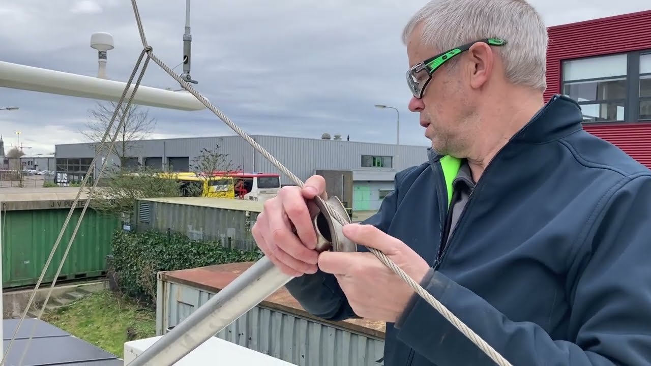 #140 Voorbereiding mast aanpassen om elektrisch te bedienen en het zonnepanelen dak waterdicht maken