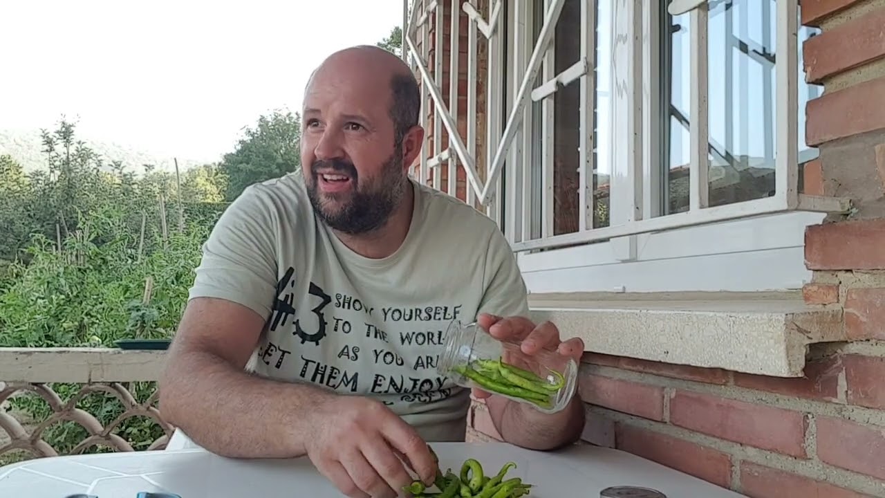 Como hacer piparras o guindillas encurtidas. @SenorGrey. Conservarlas de forma natural y barata
