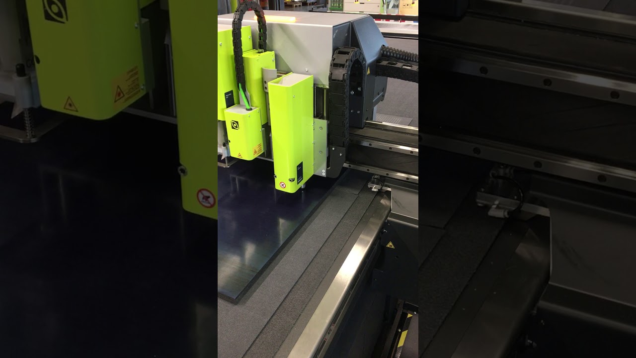 STADUR VISCOM SIGN EASYPRINT auf Kongsberg C Schneidplotter schneiden