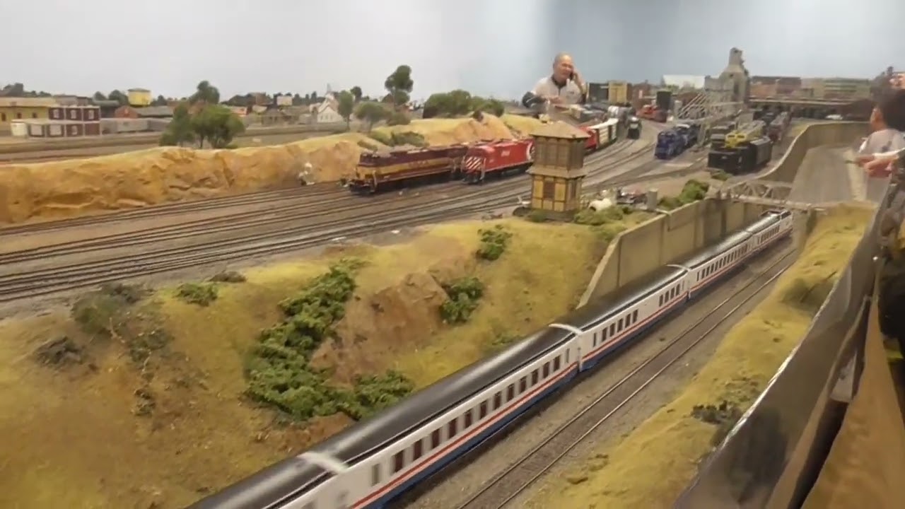 Streamliners, River Trains, and the Wabash Cannonball - Bay State Model Railroad Museum