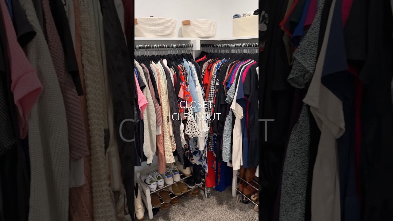 Closet cleanout & declutter! #declutter #decluttering #closetcleanout #organizedhome #cleaning