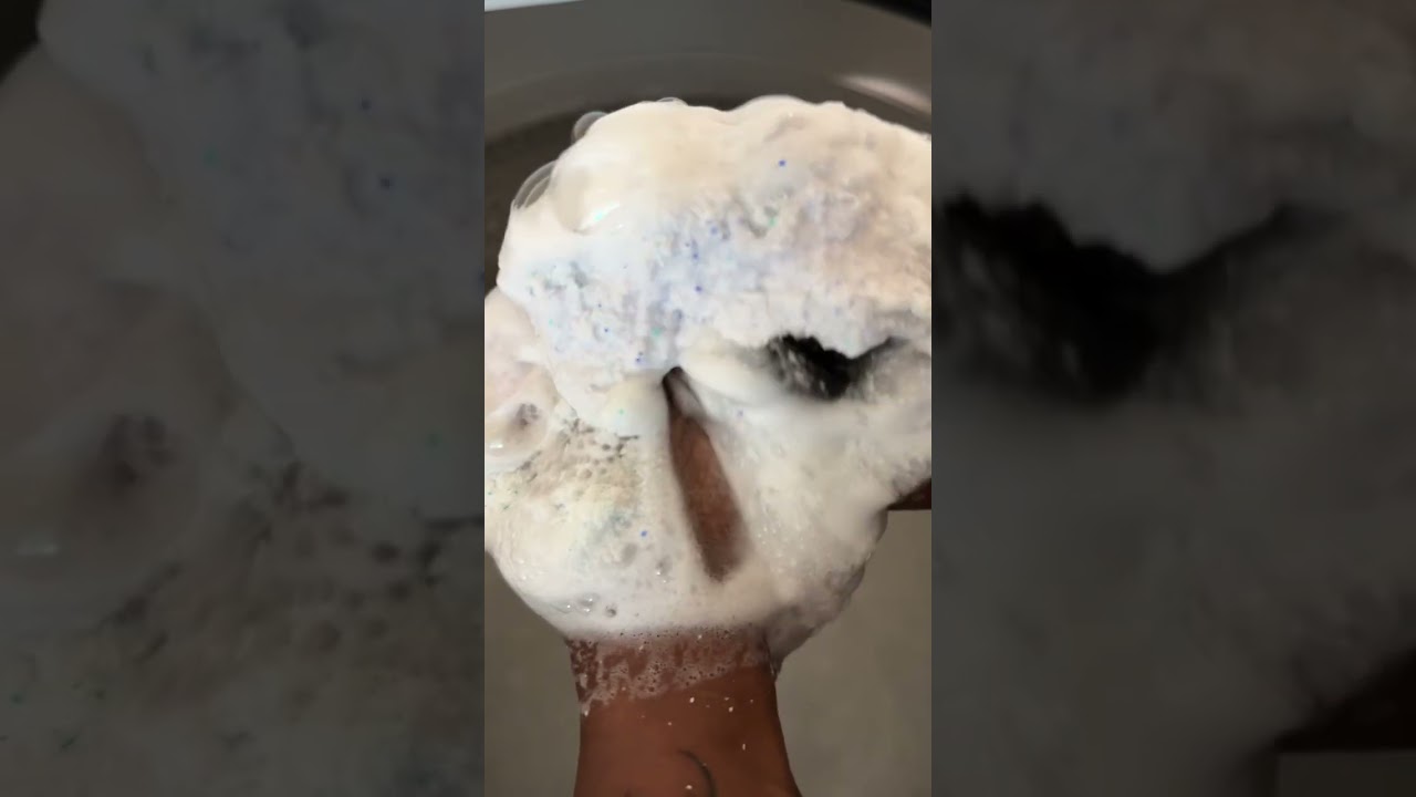 Blanca liquid & Roma powder enjoy the pasty squeezing with my sponge