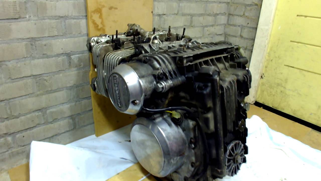 1982 Kawasaki 750 Ltd L (Part 8 Starter Clutch: Step 1)