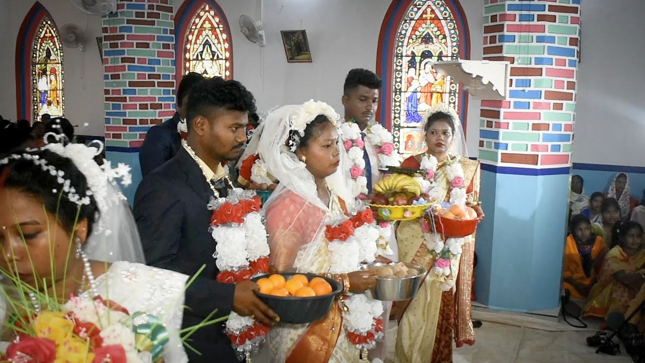 शादी चढ़ावा गीत महुआडांड़ ( चार नये वर वधु ) Church marriage video Mahuadanr