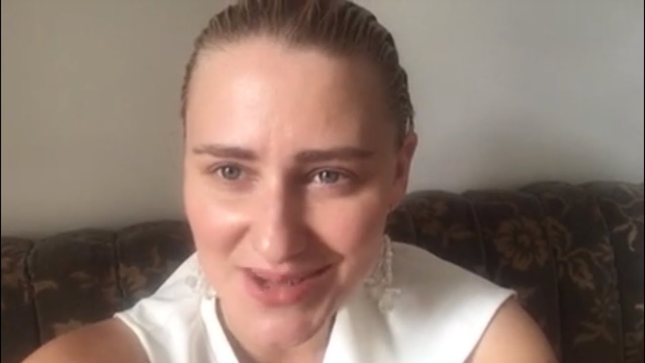 MIA DIEKOW: 