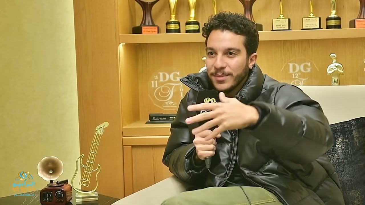 أسرار وكواليس يكشفها لأول مرة الفنان 