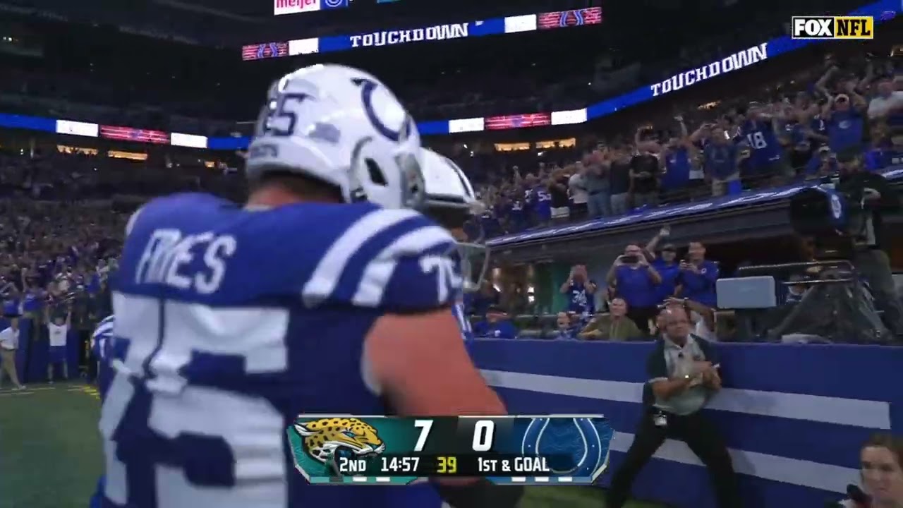 Anthony Richardson runs in 1st career touchdown